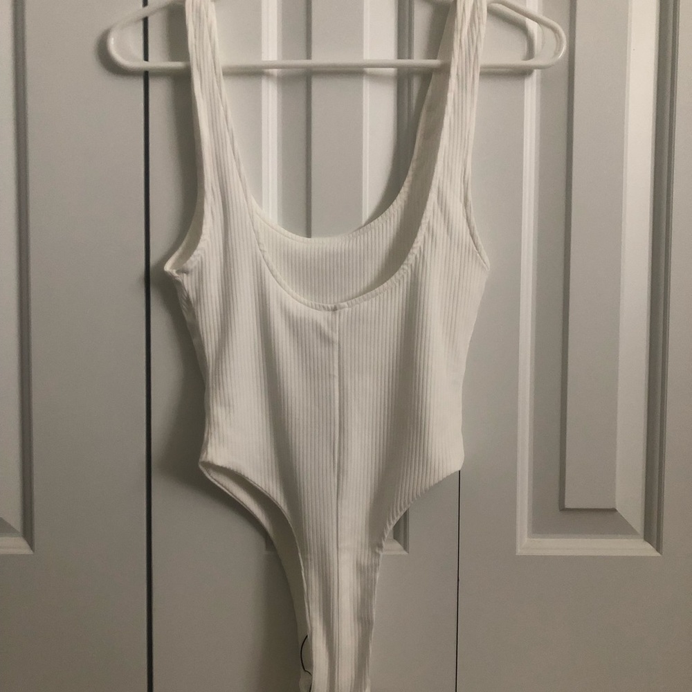 White Ribbed Bodysuit NWOT - Picture 4 of 9